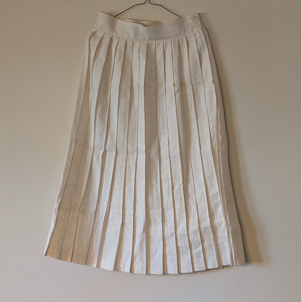 Vintage Baronesa Cream Pleated Skirt - NWT - Size 11/12